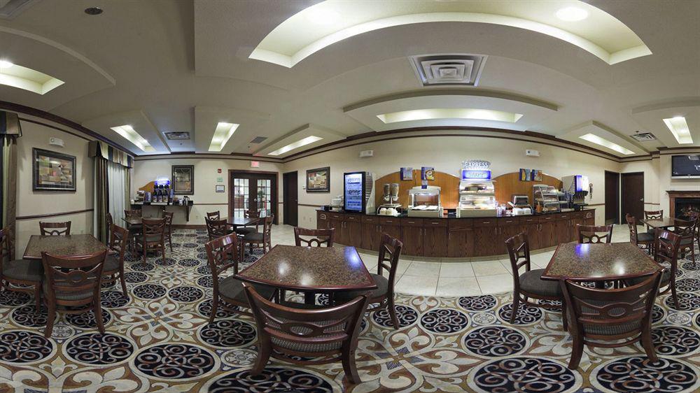 Holiday Inn Express Hotel & Suites Mcpherson By Ihg Eksteriør billede