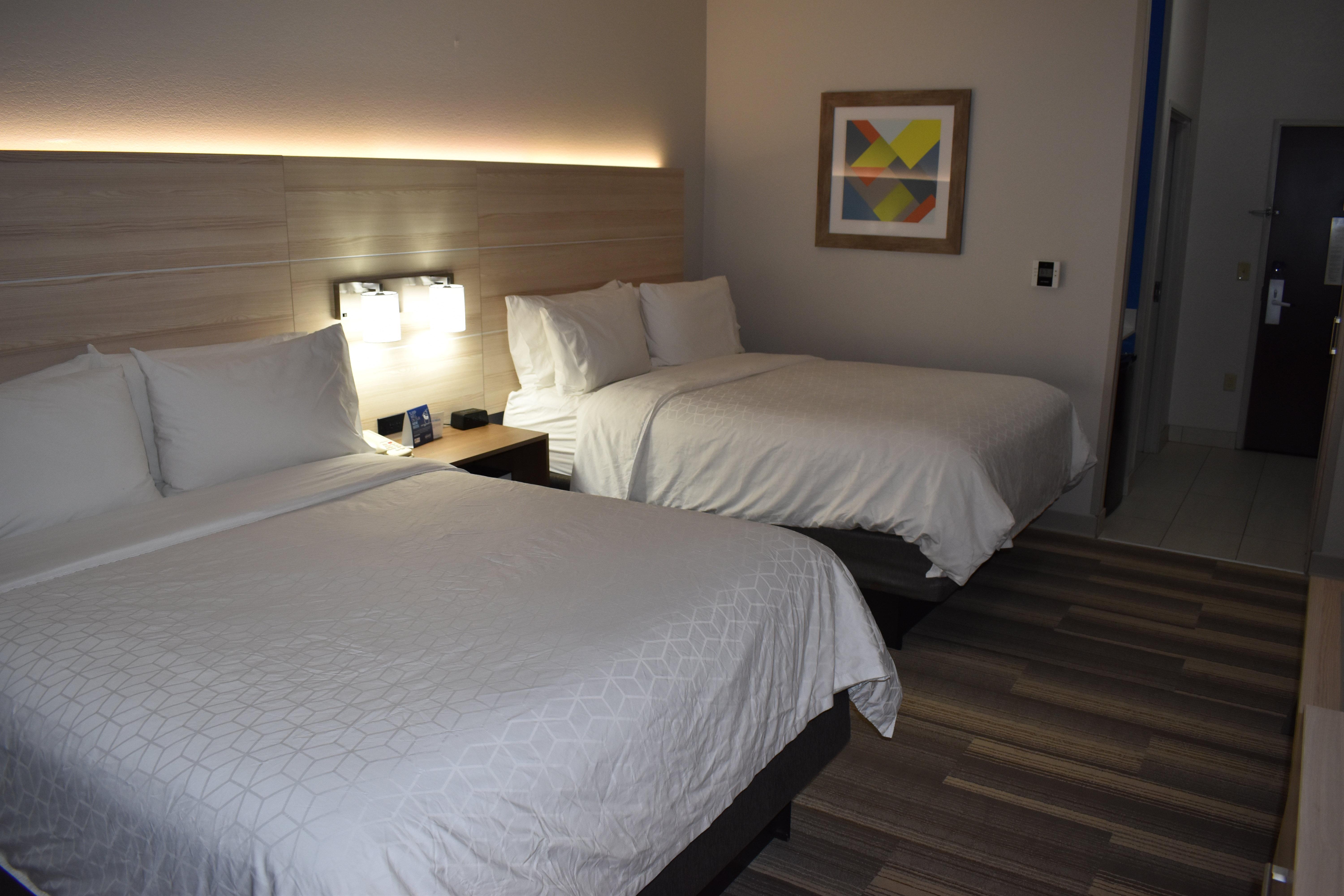 Holiday Inn Express Hotel & Suites Mcpherson By Ihg Eksteriør billede