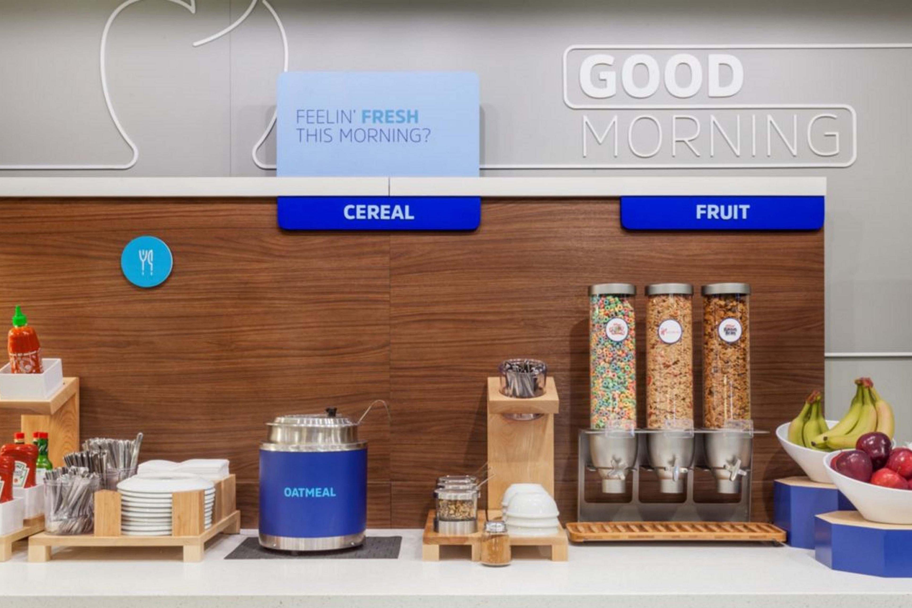 Holiday Inn Express Hotel & Suites Mcpherson By Ihg Eksteriør billede