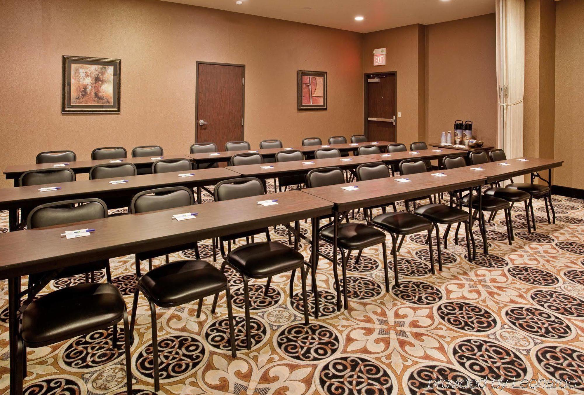 Holiday Inn Express Hotel & Suites Mcpherson By Ihg Faciliteter billede